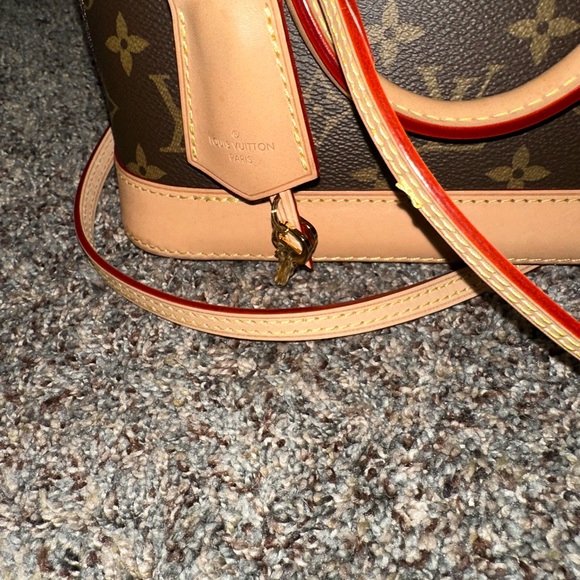 Louis Vuitton Alma BB - Picture 15 of 17